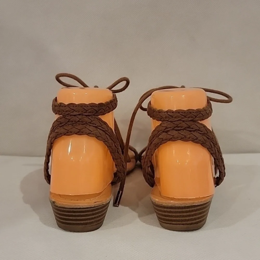 STEVE MADDEN BROWN STRAPPY‎ SANDALS (sz 7)